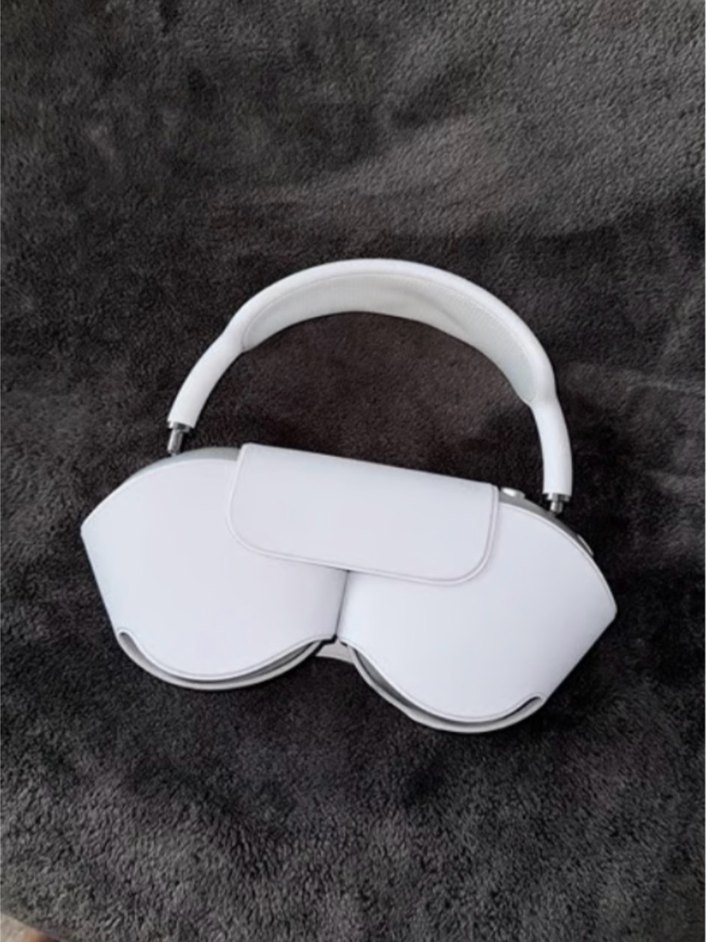 Apple White Over-Ear Headphones with Cushioned Headband